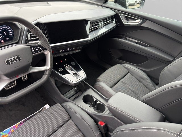 Audi Q4 e-tron SUV 45 e-tron Audi Q4 e-tron