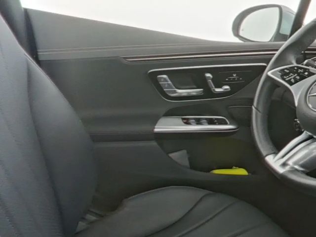 Mercedes-Benz EQE 300 Business Line Sedan