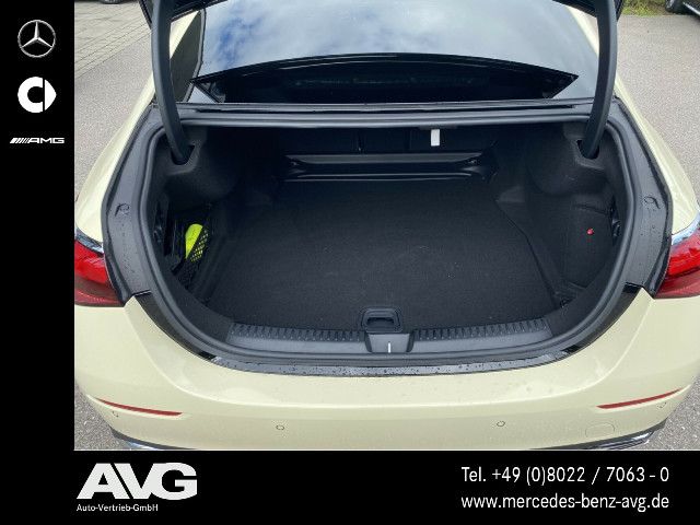 Mercedes-Benz E 200 E 200 d Sedan