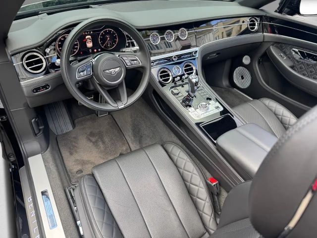 Bentley Continental GTC V8