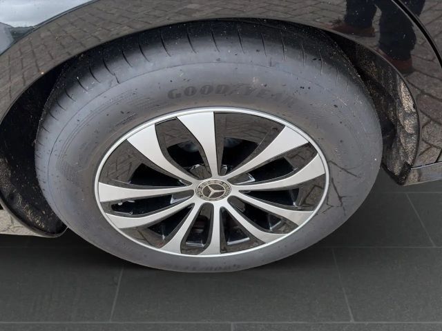 Mercedes-Benz E 200 AVANTGARDE Estate