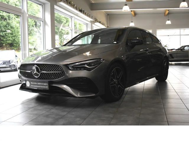 Mercedes-Benz CLA 200 AMG Line