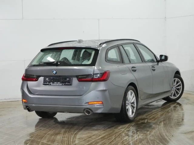 BMW 318 318i Sedan Touring