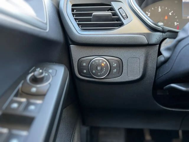 Ford Focus Cool & Connect EcoBoost Wagon