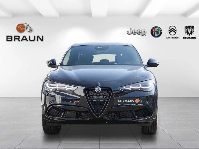 Alfa Romeo Stelvio AT8 Q4 Turbo