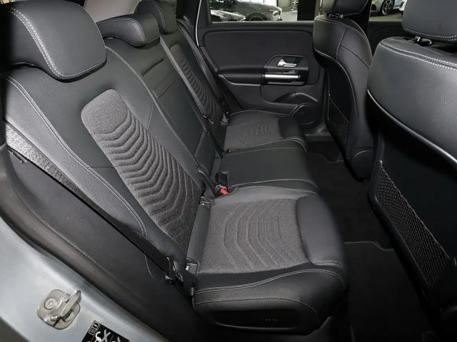 Mercedes-Benz B 200 B 200 d