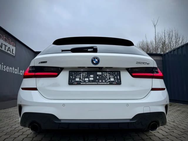 BMW 330 330e M-Sport xDrive