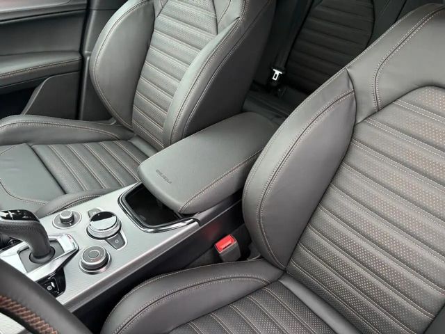 Alfa Romeo Stelvio AT8 Q4