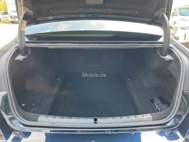 BMW 740 740d M-Sport Sedan xDrive