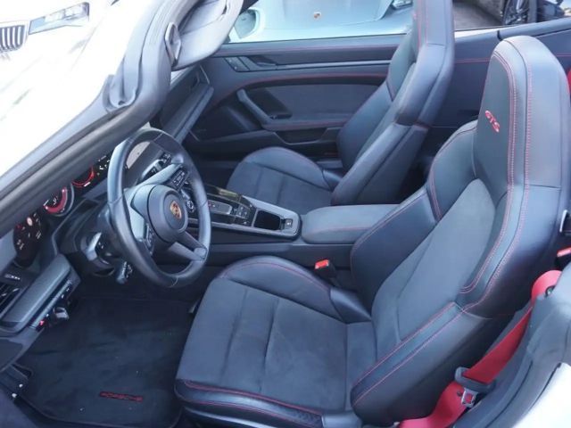 Porsche 911 Cabrio Carrera GTS