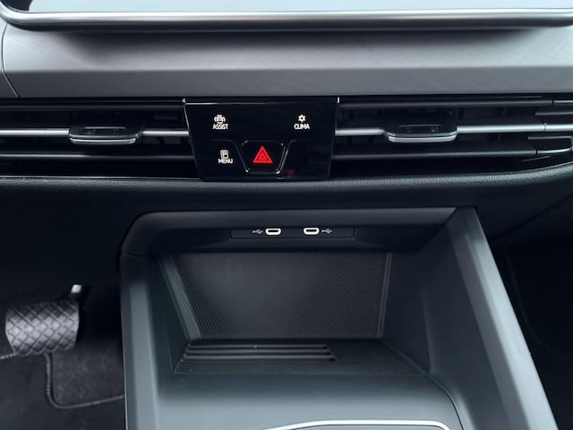 Volkswagen Golf 1.5 eTSI DSG Golf VIII Life