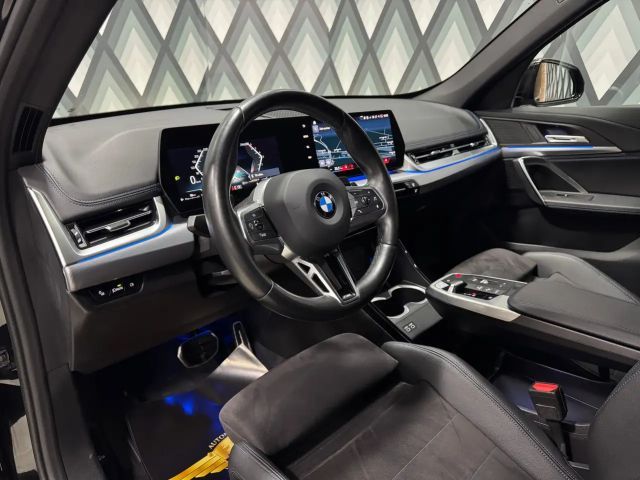 BMW X1 xDrive23d (U11) // M-PAKET // AHK // 1. BESITZ //