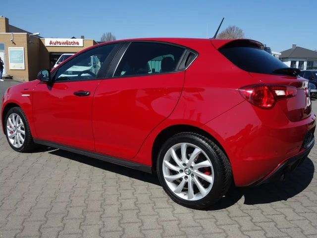 Alfa Romeo Giulietta Sprint  Bose/"6,5" Radio Nav/Bluetooth/DAB/PDC