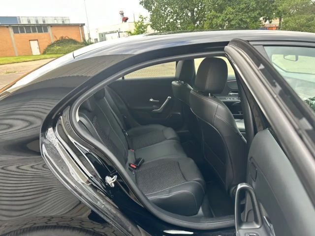 Mercedes-Benz A 200 A 200 d Progressive