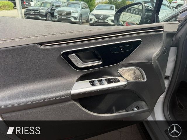 Mercedes-Benz EQE 300 Sedan