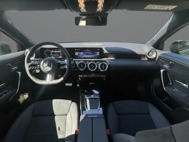 Mercedes-Benz A 200 AMG Line