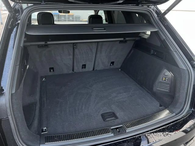 Volkswagen Touareg IQ.Drive R-Line