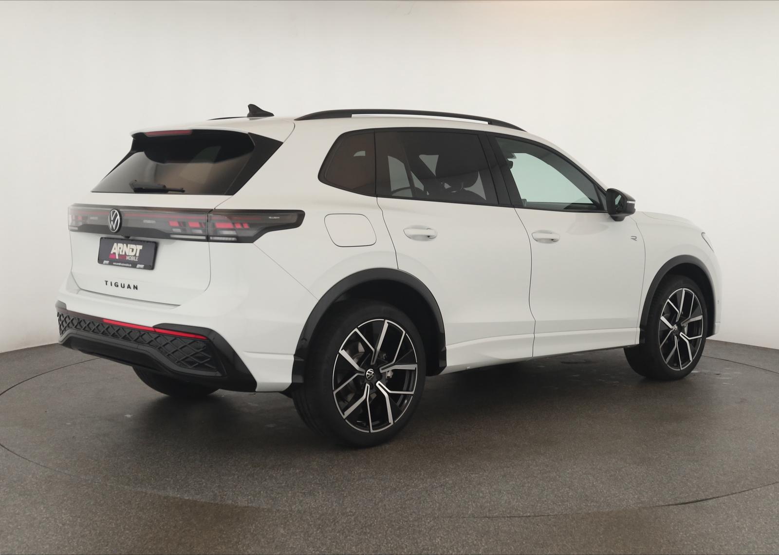 Volkswagen Tiguan 2.0 TSI DSG IQ.Drive R-Line