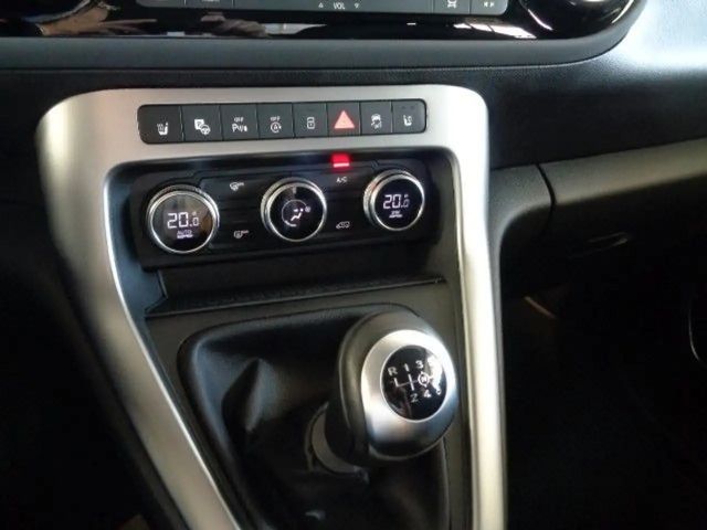 Mercedes-Benz T 180 T 180 KAMERA,LED,AHK,SPUR,NP:44.652,-EURO