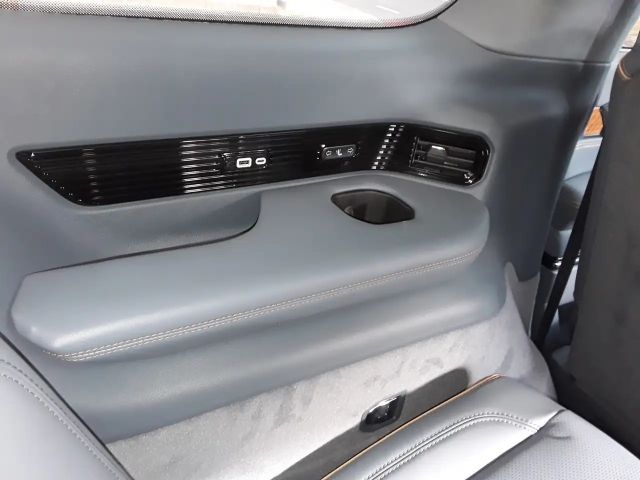 Jeep Wagoneer Series III