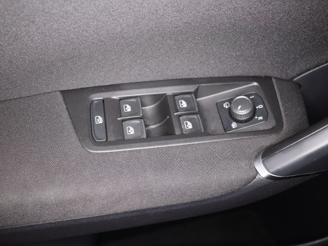 Volkswagen Touran 1.5TSI 296,-ohne Anzahlung Navi ACC