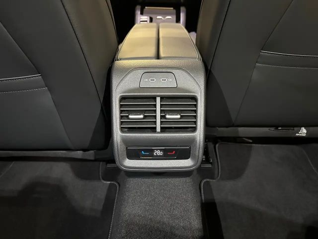 Volkswagen Passat 4Motion R-Line Style Variant