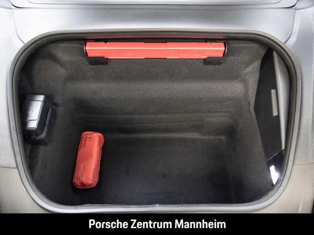 Porsche 992 Carrera Coupé GTS