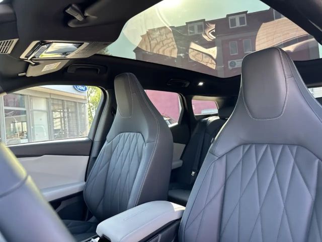 Ford Explorer Premium RWD