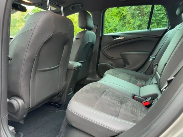 Opel Astra Sports Tourer Ultimate