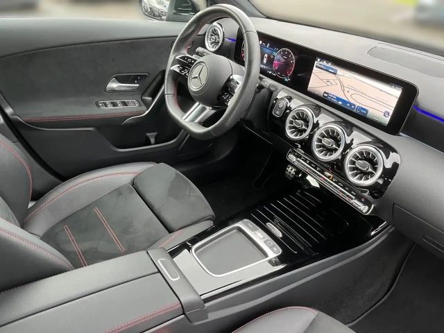 Mercedes-Benz A 200 AMG Line Guard