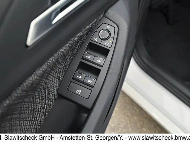 BMW 218 218d Active Tourer Sedan