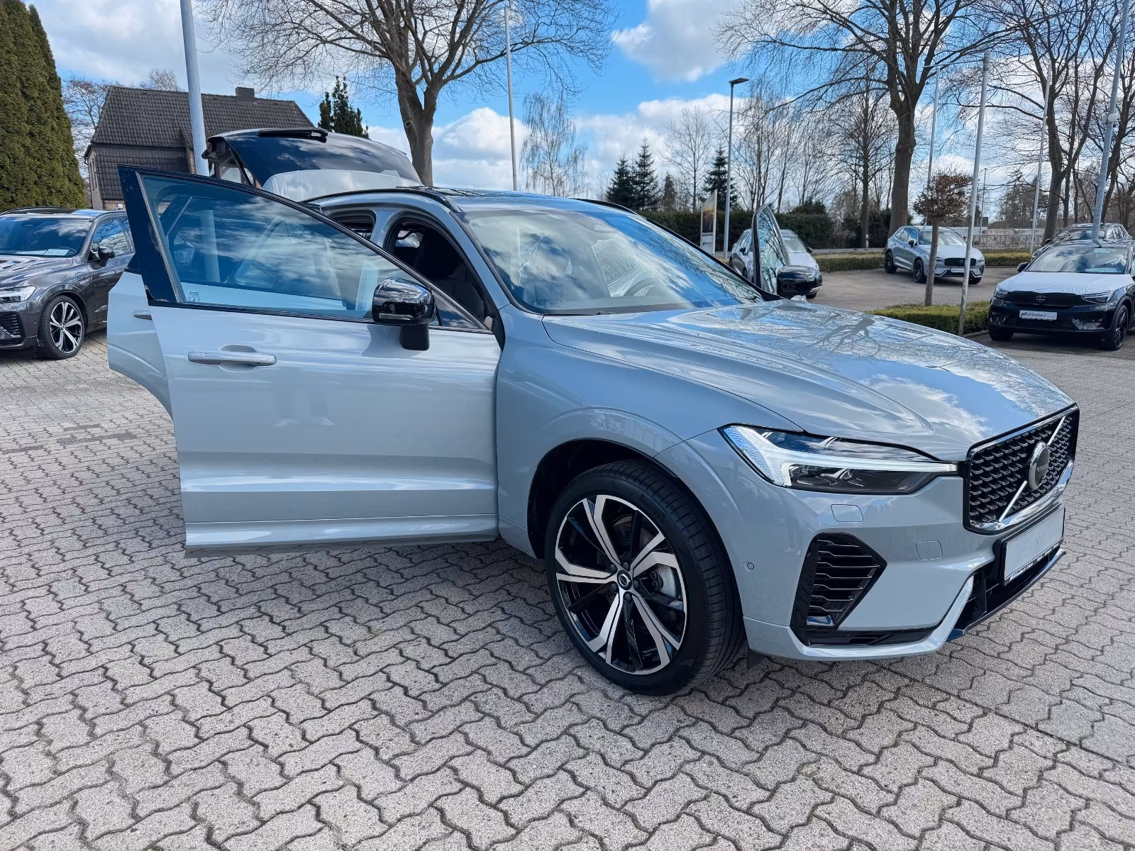 Volvo XC60 AWD Dark Plus T8