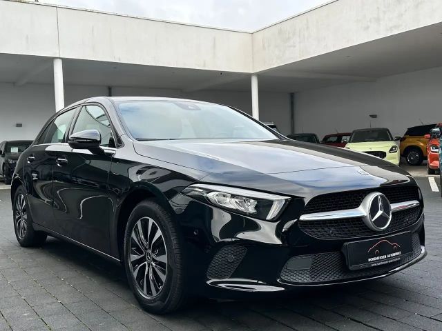Mercedes-Benz A 180 A 180 d Style
