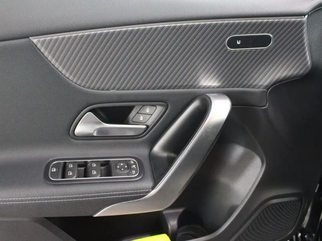 Mercedes-Benz A 200 Progressive