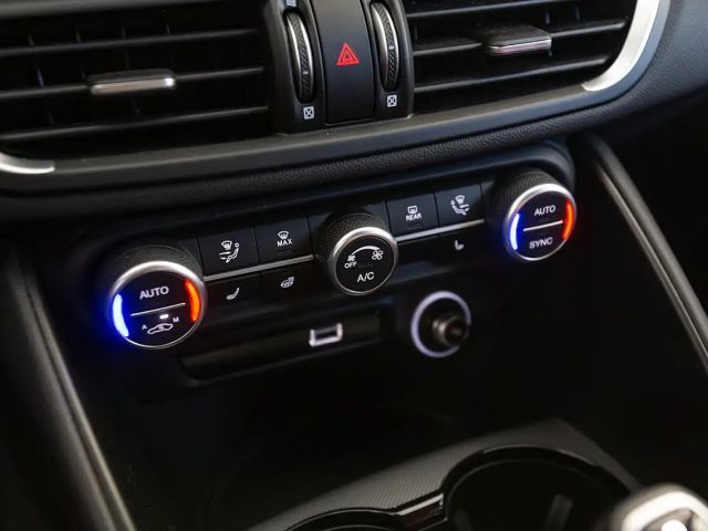 Alfa Romeo Giulia AT8 AWD Q4 Veloce