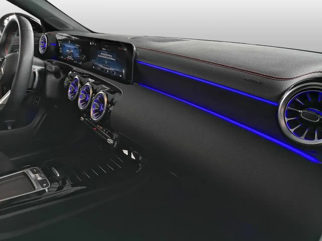 Mercedes-Benz CLA 180 AMG Line Coupé