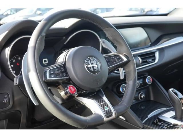 Alfa Romeo Stelvio Q4 Quadrifoglio Turbo