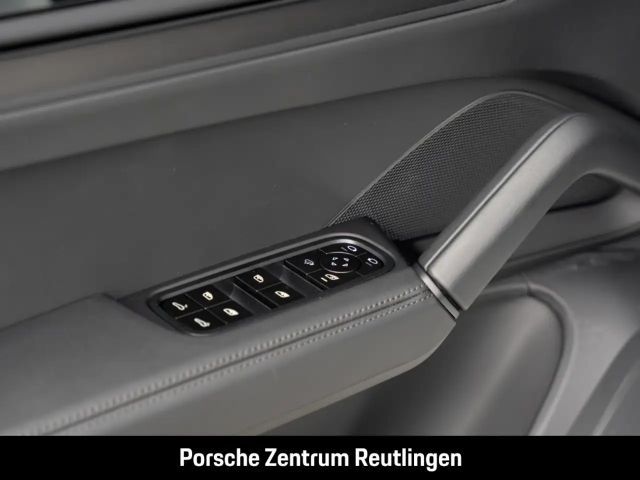 Porsche Cayenne Black Edition