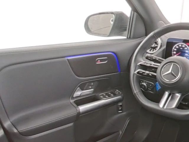 Mercedes-Benz GLA 200 AMG Line