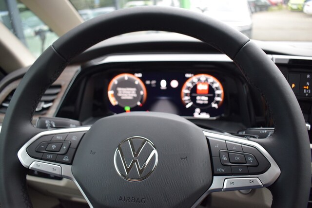 Volkswagen Multivan 2.0 TDI DSG Lang Style T7