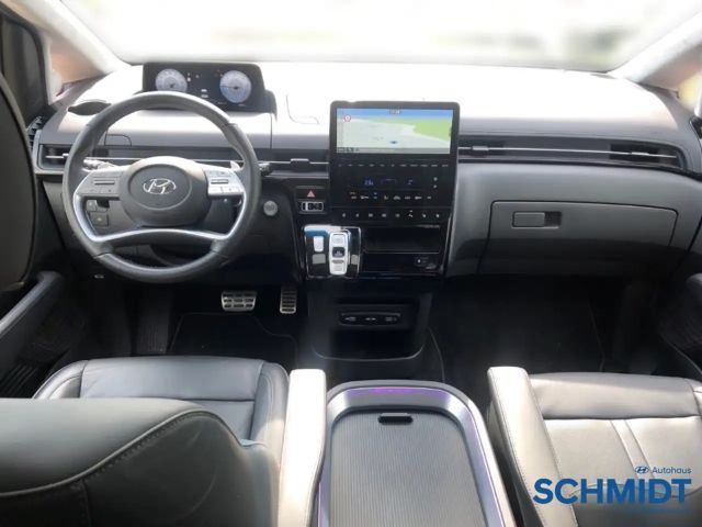 Hyundai Staria Signature