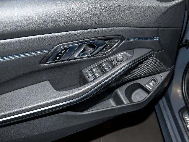 BMW 330 330d M-Sport Sedan xDrive