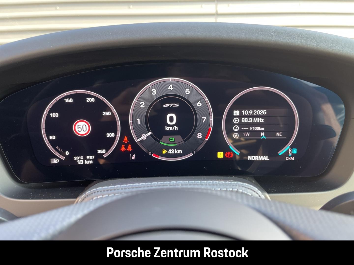 Porsche 911 992 Cabriolet Carrera GTS