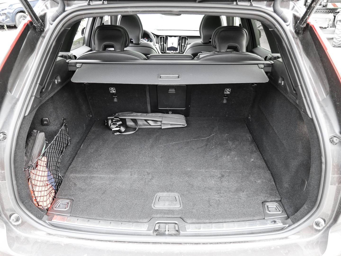 Volvo XC60 AWD Dark Plus Recharge T8