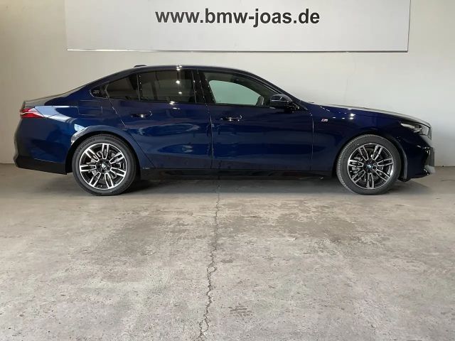 BMW 520 520i M-Sport Sedan