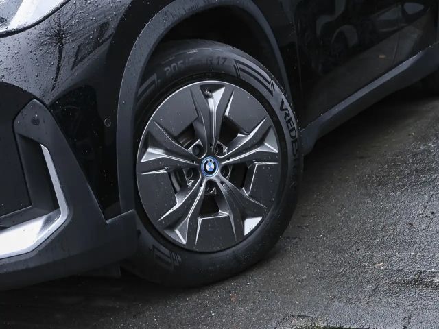 BMW iX1 xDrive30
