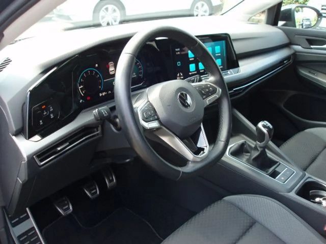 Volkswagen Golf Active 1,5 TSI 6-Gang LED/NAVI//AHK