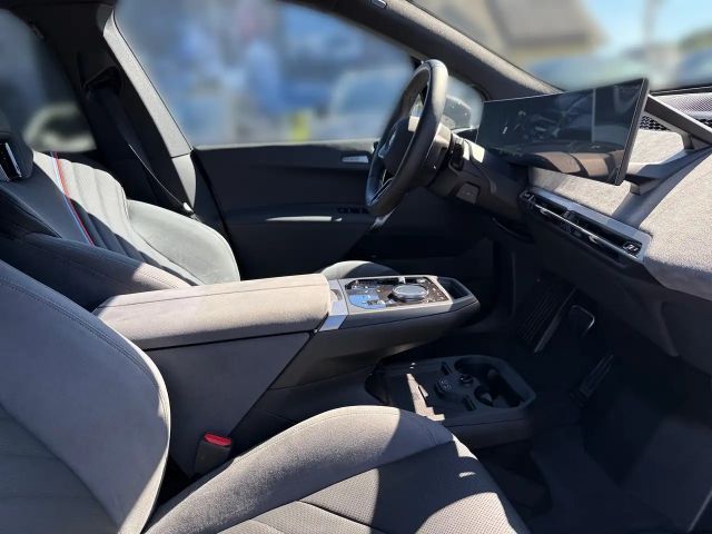 BMW iX xDrive45