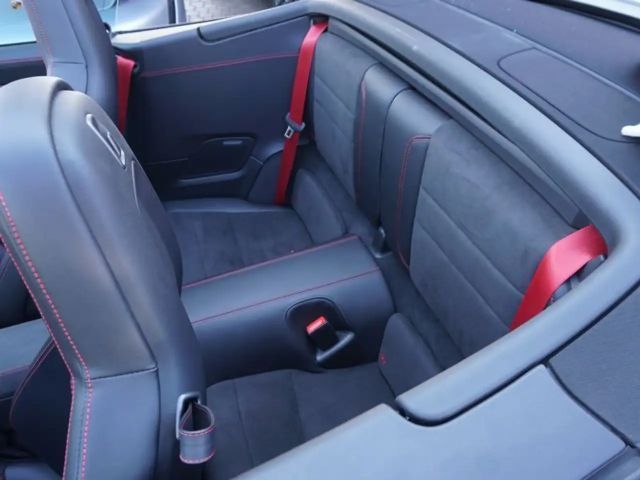 Porsche 911 Cabrio Carrera GTS