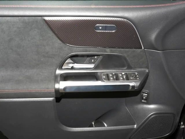 Mercedes-Benz GLB 180 AMG Line GLB 180 d